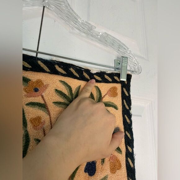 Vintage Floral Embroidery Pillowcase - Picture 3 of 5